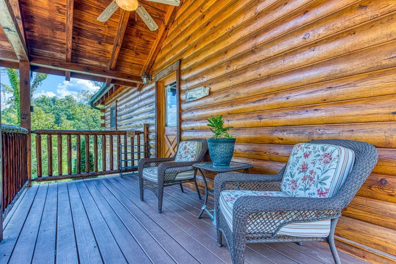 Majestic Lakefront Lodge Сивиървил Екстериор снимка