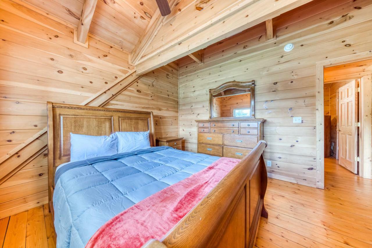 Majestic Lakefront Lodge Сивиървил Екстериор снимка